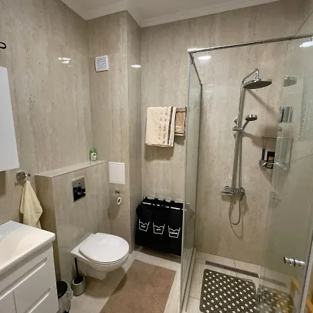 Luxury Penthouse Apartments At Valencia Gardens *