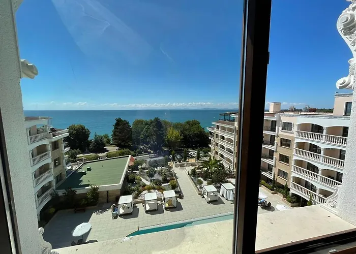 Luxury Penthouse At Valencia Gardens Apartamento Burgas